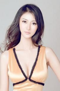 何紫萱(Zixuan He)人个资料微博生活照,何紫萱 图片写真集