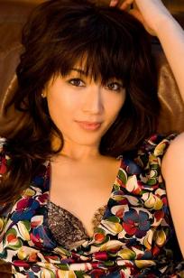 尾上綾華(Aya Onoue)人个资料微博生活照,尾上綾華 Aya Onoue 尾上綾图片写真集