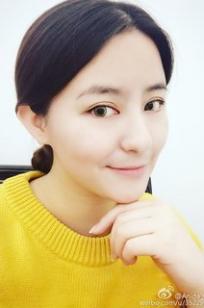 依蔓蔓(曼依)人个资料微博生活照,依蔓蔓 曼依图片写真集