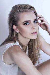 Katie Kosova人个资料微博生活照,Katie Kosova 图片写真集