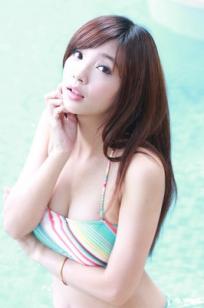 李霈柔(Peirou Li)人个资料微博生活照,李霈柔 小雨图片写真集