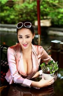 乔圣依(Lisa)人个资料微博生活照,乔圣依 图片写真集