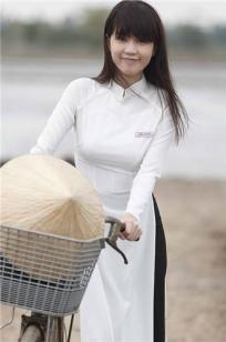 邓玉贞(Tran Thi Ngoc Trinh)人个资料微博生活照,邓玉贞 Tran Thi Ngoc Trinh Ngoc Trinh Cô Bé Ăn Hàng图片写真集