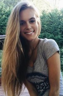 威斯特(Amberleigh West)人个资料微博生活照,威斯特 Amberleigh West图片写真集