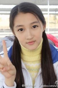 关晓彤(Traey Miley)人个资料微博生活照,关晓彤 小倾城、彤彤、双双、关关图片写真集
