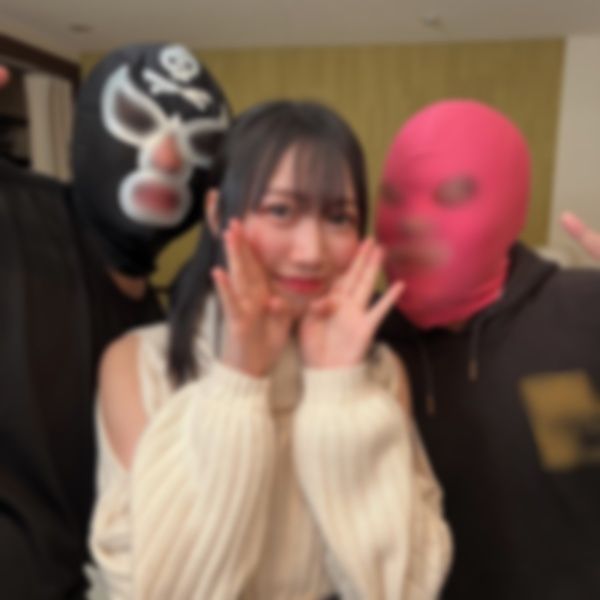 FC2-PPV-3103366 可愛的女大學生桃香4P！什麼都不知道被3個男人玩弄連續中出3次。