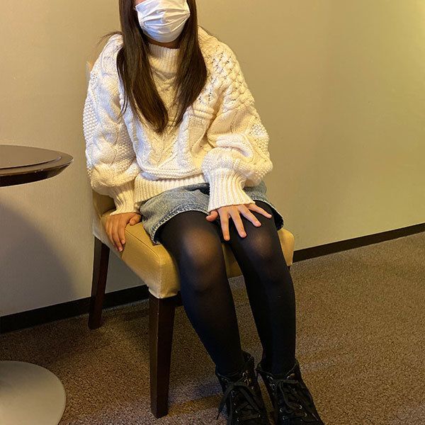 FC2-PPV-4165455 睽違許久,初次與老公以外的男人做愛的剛毛少妻登場。申請貸款的人妻無法償還而被上傳影片的悲劇