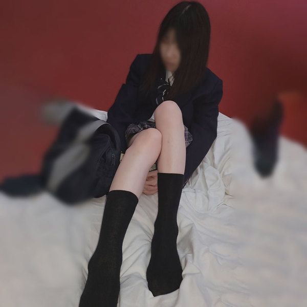 FC2-PPV-4173646 貧乳.在住宿時睡覺時口交口內射精中出