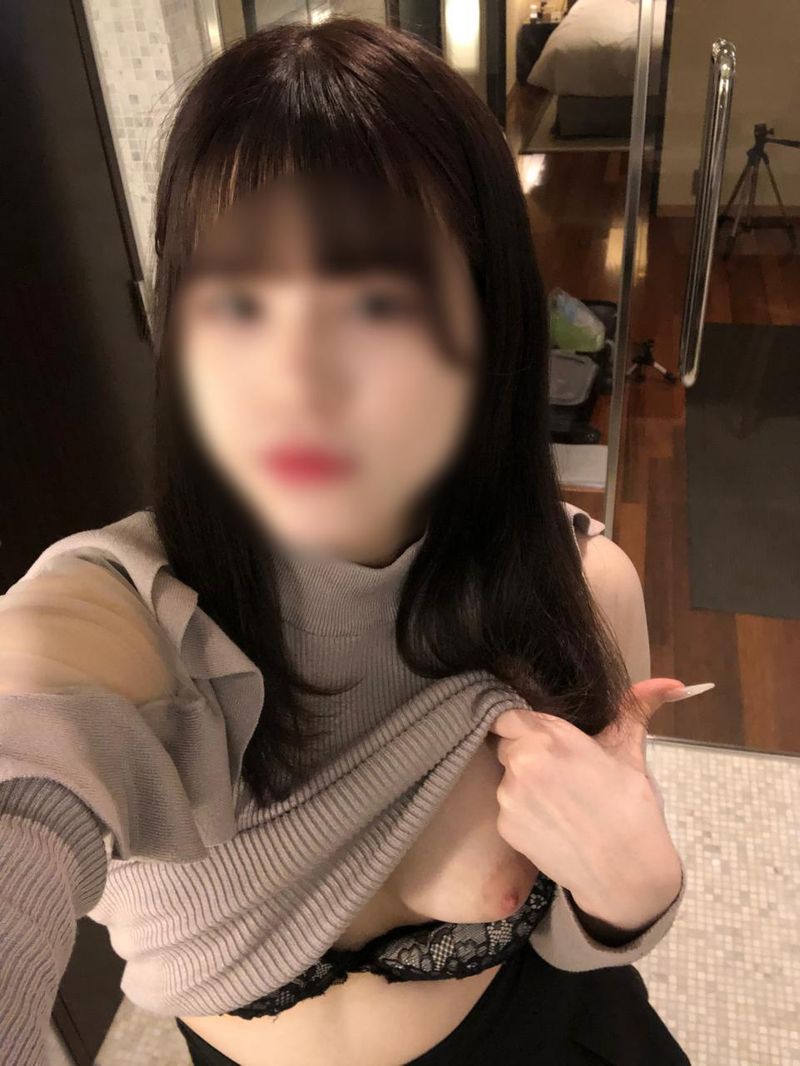 FC2-PPV-4519403 [可愛女友自慰]無修正！在南國離島別墅私人花園情緒管理～露出自慰！雖然很危險…但是從陰道流出的淫汁讓人驚嘆，完全裸的自慰讓人興奮…