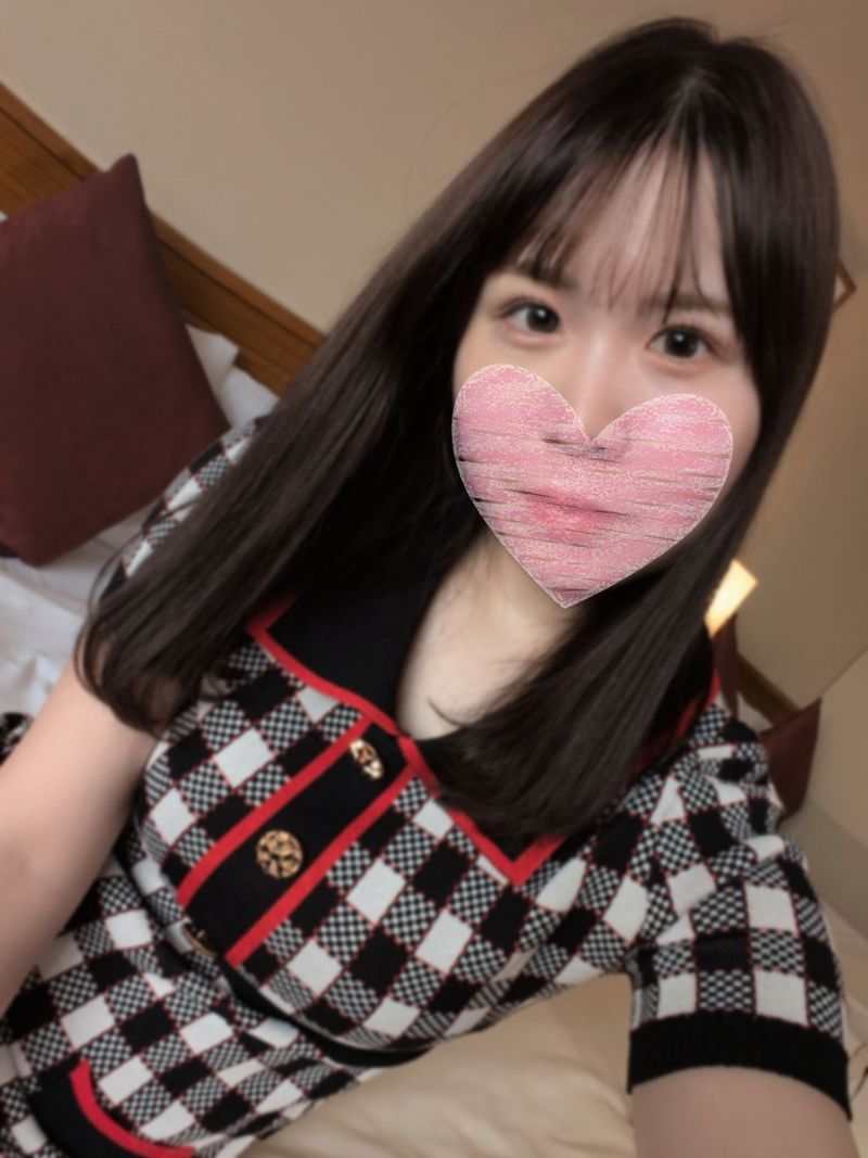 FC2-PPV-4627045 【無】傳聞中的上納女郎特大雙頭龍插入！！F罩杯前活動女郎被種付了～女性的魅力是什麼？