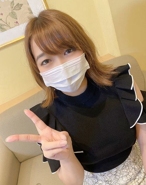 FC2-PPV-3125424 看起來沉穩的她,實際上有著誘惑男人的技巧,在自拍中展現出來。