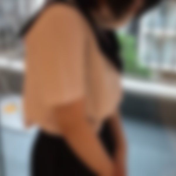 FC2-PPV-4173830 與穿著水手服的年輕女孩中出後顏射
