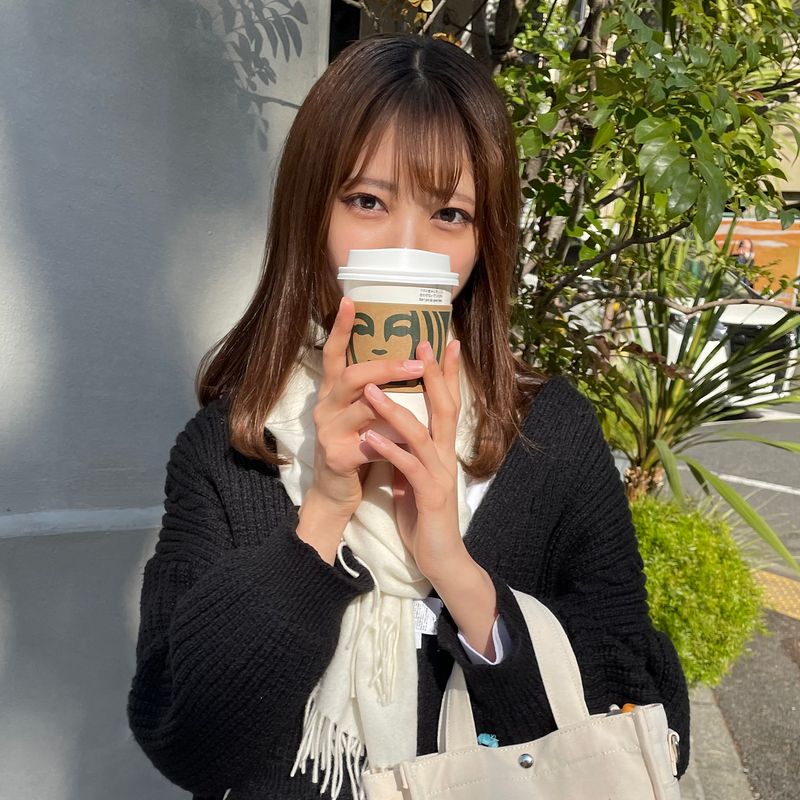 FC2-PPV-4620653 震撼的初出演　人氣網紅　從未曝光的秘藏影像　4K特別版送給您