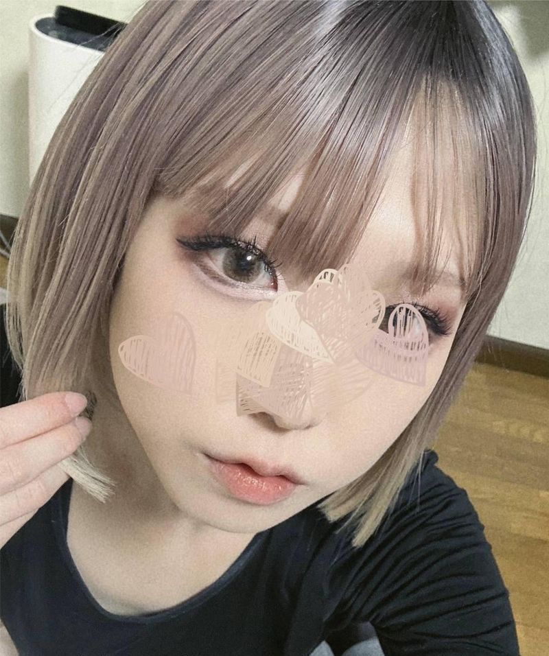 FC2-PPV-4500706 【露臉＆特別版評論特典有】無法償還債務的超苗條可愛在籍妹子高潮着衣自拍中出