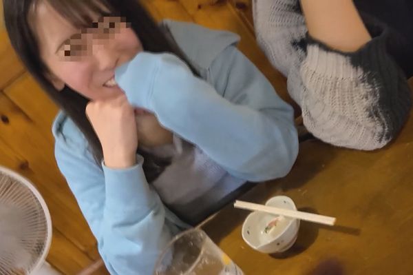 FC2-PPV-4154764 為了金錢求助的保育士小隻馬少妻。與朋友喝酒後、一面隱藏臉部一面接受陌生人肉棒。