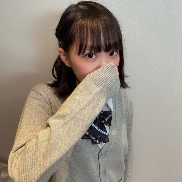 FC2-PPV-3126127 「被親人知道就不好了…」只有拍攝1片的發育中學生妹放學後記錄。