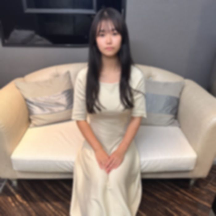 FC2-PPV-4576420 19歲!純樸無垢的黑髮美女!長美腿E罩杯千奈醬。認真高潮流出本性愛愛愛。本能全開濃厚中出幹砲