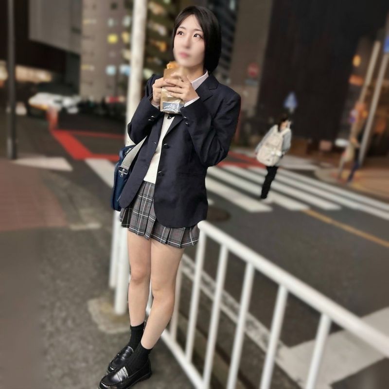 FC2-PPV-4597200 【露臉】想成為教育系大學生的短髮巨乳學生妹，在考試前懷孕後被大叔無套中出