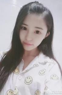 伊小七(MoMo)人个资料微博生活照,伊小七 图片写真集