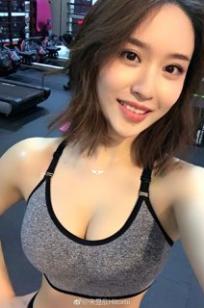 宋昱欣(Hitom Song)人个资料微博生活照,宋昱欣 图片写真集