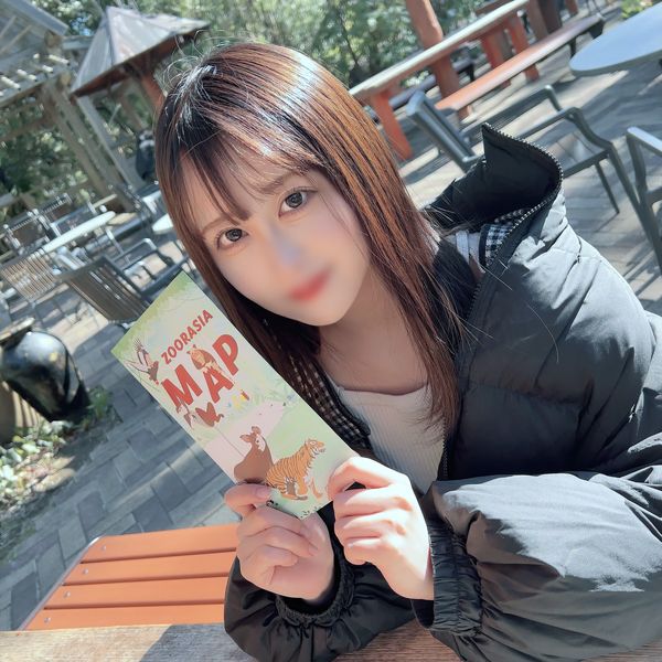 FC2-PPV-4418885 初拍、露臉！！直到明天限定！只吻就爽到的兔女郎般超可愛女大生！不過脫了後有夠讚！還是發展中的年輕 洋溢E罩杯巨乳美肉體2回中出！！