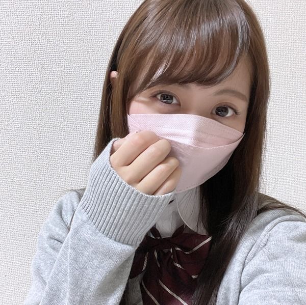 FC2-PPV-3490025 2002年出生,真正1○歲望的望,只對年長男性有興趣,喜歡找乾爹的美小女,在途中拔套中出。