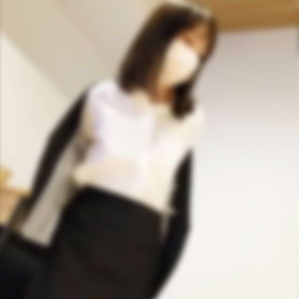 FC2-PPV-4593355 【露臉】【中出】與工作出包的新進女社員在出差的第二天，她竟然要求中出，我順利地調教了她