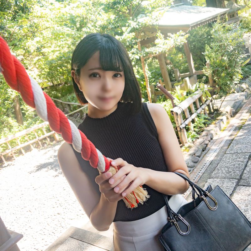 FC2-PPV-4552435 初次拍攝！露臉！三天限定！好奇心旺盛又愛好色色的某週刊雜誌社新進社員！！欲求不滿的身體逐漸充滿羞恥感，在纖細的身體上無套中出！！