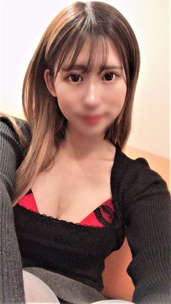 FC2-PPV-3173130 〈F罩杯神巨乳好身材妹子〉［鈴○8耐露營辣妹降臨］像TWICE的像樣密會！在旅館搞到爽！！