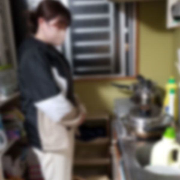 FC2-PPV-3253192 曾經是正常資產家的爺爺因為無法償還債務，來到我妻子家裡，看到妻子後就開始了偷拍。