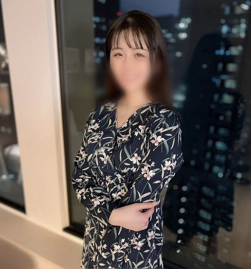 FC2-PPV-2956519 無法對老公訴說、在背後有著都會美麗夜景的成人幽會。隨著本能持續沉溺的一夜