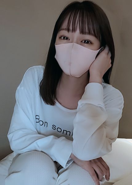 FC2-PPV-2687902 畢業的18歳女大學1年生。昨天攝影住宿自拍做愛