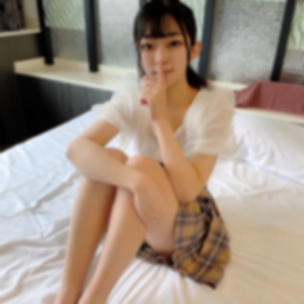 FC2-PPV-3090333 偶像般10代**生。對不習慣肉棒的陰道毫不寬容大量中出！