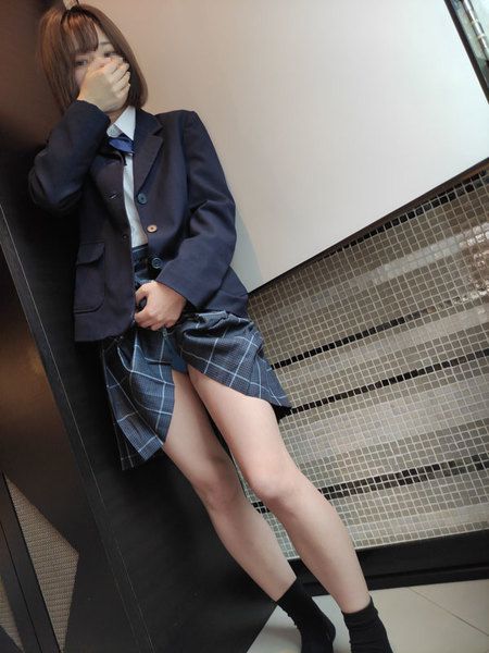 FC2-PPV-1560542 【私拍】縣立商業科③美術部。無法到朋友家週末住宿自拍做愛 宮下玲奈