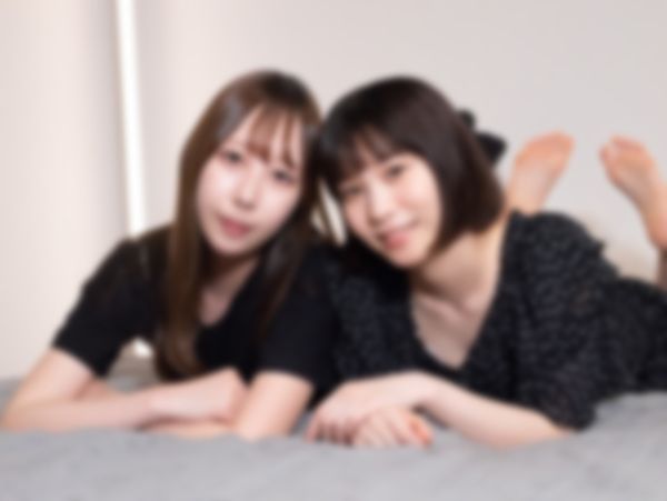 FC2-PPV-3435340 「這種事情…第一次…」將兩位女大學生同學帶到旅館。總長度77分鐘爭奪中年肉棒的至高逆3P後宮。以美乳、美腿、腰身的絕品身體魅力!