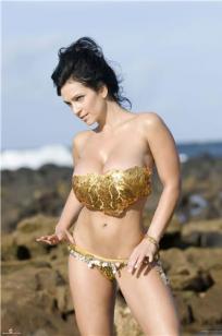 丹尼斯·米兰妮(Denise Milani)人个资料微博生活照,丹尼斯·米兰妮 Denise Milani Denisa Krajickova Trlica图片写真集