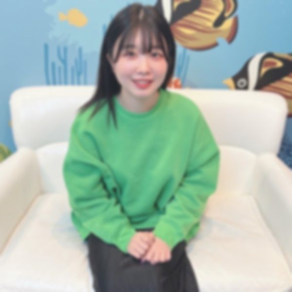 FC2-PPV-3187584 沉穩系的光優。在密室裡對未處理陰毛小穴深處大量中出！