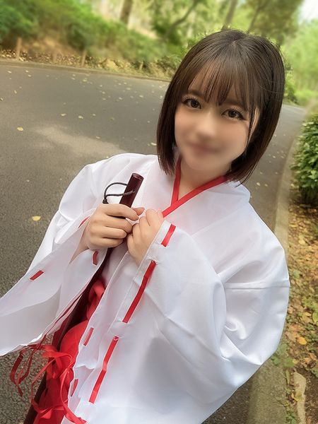 FC2-PPV-3150908 超可愛『B罩杯』貧乳巫女無許可自拍性愛 中出2回