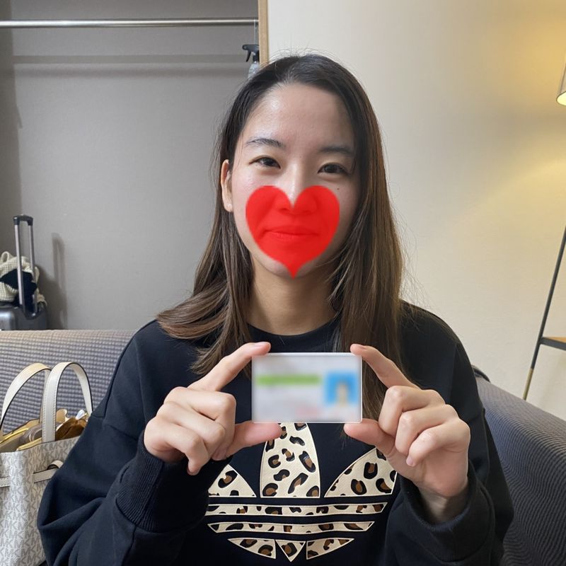 FC2-PPV-4676142 喜歡口交的小巧19歲已婚妻子，像蒼井優似的，用自慰棒深喉，眼淚汪汪也要再次含入，是個變態的受虐狂。