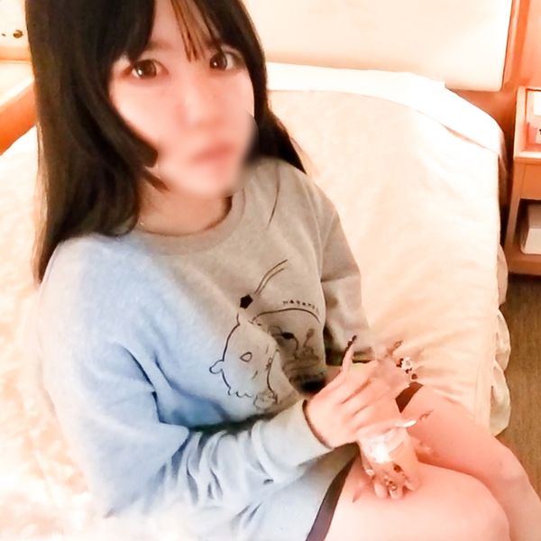 FC2-PPV-4063133 輕音樂社團所屬的低身高貧乳有毛黑森林小穴被無套肉棒插入中出(50分)