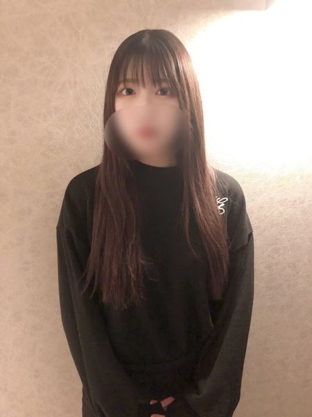 FC2-PPV-4288748 絕對不會後悔。傳說級的可愛E罩杯美⚪︎女與⚪祐希激似的最後幽會…確定懷孕※定點影像
