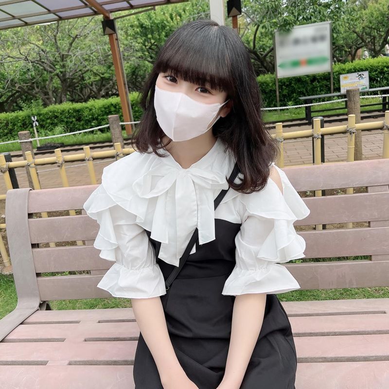 FC2-PPV-4502602 初拍、露臉！三天限定！！對不擅長拒絕的運動正妹，帶著帶到竹林裡對未成熟的肉體無套中出！！竹林裡響起的可愛喘息聲與濕黏聲讓人受不了興奮起來…