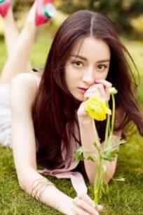 迪丽热巴(迪丽热巴·迪力木拉提)人个资料微博生活照,迪丽热巴 迪丽热巴·迪力木拉提 小迪图片写真集