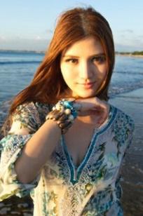 Maggie Holly人个资料微博生活照,Maggie Holly 图片写真集