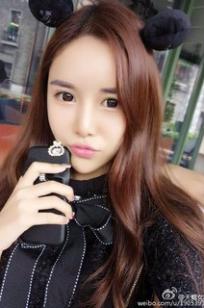 周心怡Alva(Alva)人个资料微博生活照,周心怡Alva 图片写真集