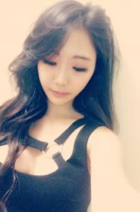 严丽珍(엄려진)人个资料微博生活照,严丽珍 엄려진 Yan Le Zhen图片写真集