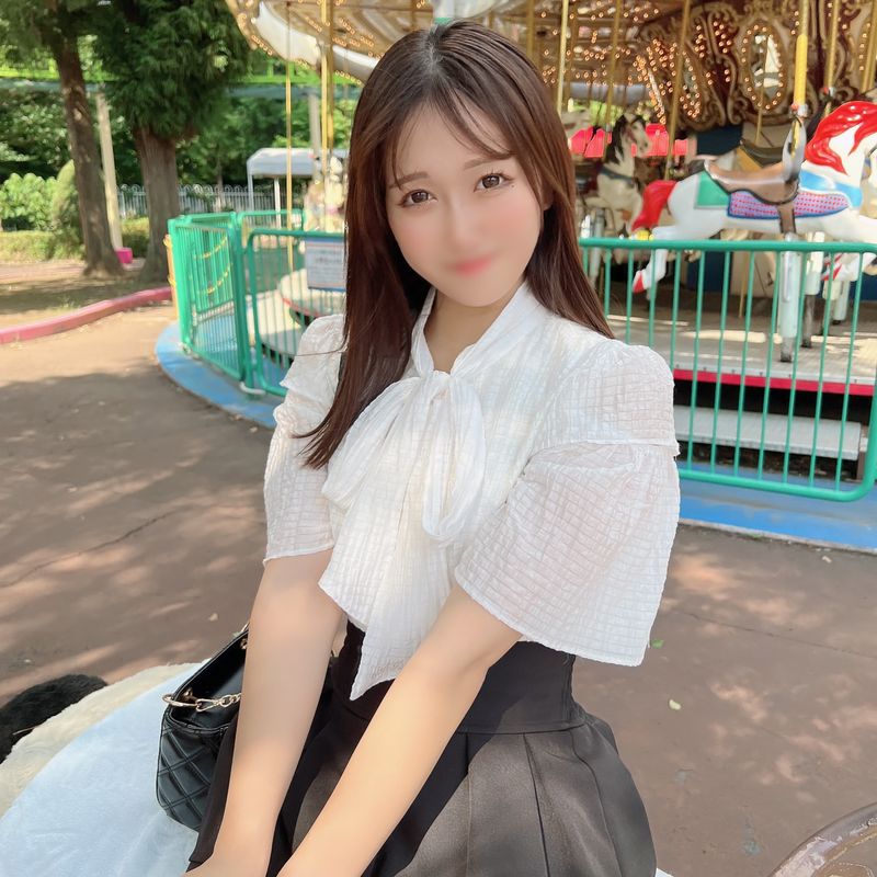 FC2-PPV-4552188 露臉!三天限定!某知名國立女子大學的坂道系可愛女大學生,在遊樂園的摩天輪上強行進行猥褻行為,結果卻是...她無視戴套的絕對條件,毫不猶豫地進行無套中出!!