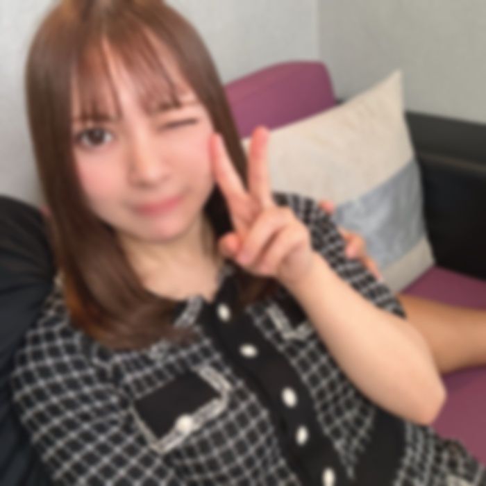 FC2-PPV-4567390 大量高潮!在一家大型連鎖店工作,禮貌又端莊的真面目女郎麻由醬♡出演了大人色色的影片。在高潮的快感中連續高潮後,大量內射