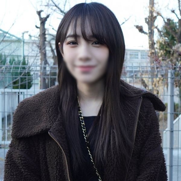 FC2-PPV-3183031 車口交＆車插♡巨臀美女的小穴用膠帶拉開用按摩棒潮吹＆背面中出