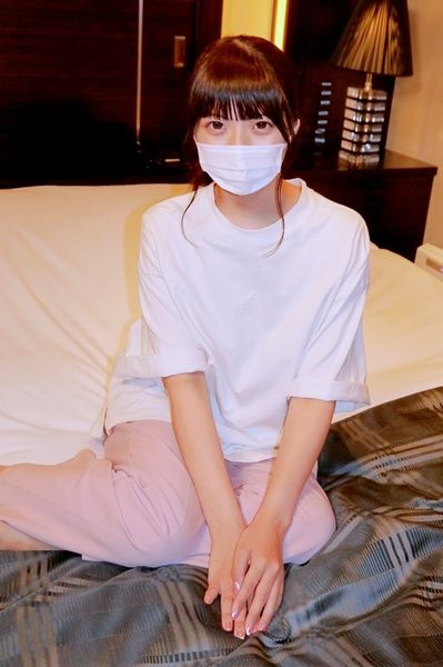 FC2-PPV-4049425 &真實露臉&素人們為了做愛而來！案例＃18　都會沒有那種類型、經驗人數只有1人的真實素人陰毛不自然的美香（18）的場合